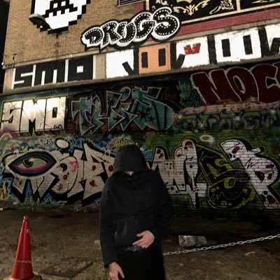 EncriptedB's profile picture. .