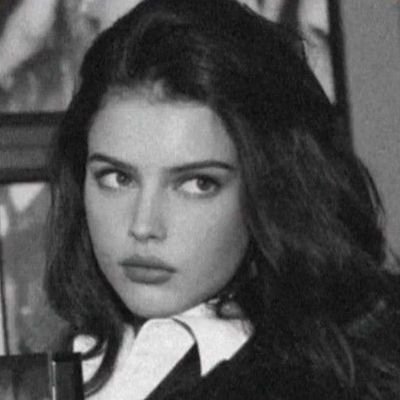 اصبر وتلقى بـ الصبر ما يسرك
لا بد من قبل الحلا يوصلك مر .
