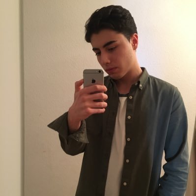 iCur1os's profile picture. i 👍 oldtimers