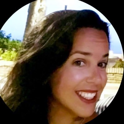 Entiendo la vida como ilusión y esfuerzo #Personas #Recruitment Mi TW es mi yo político. Soy la Portavoz del PP en @madrid @JMDretiro y SG @PP_retiro