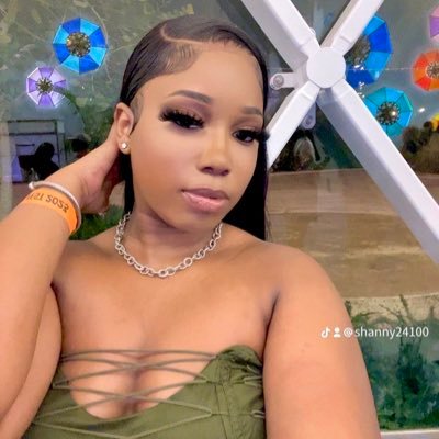 CEO of Pretty Print Studios & Sweetgalore pastries 🥳❤️🥰 Island beauty 🇧🇸 I’m that b**** but I am not your b****!🤪 insta-shandice.ieshaa #makeup freak💋