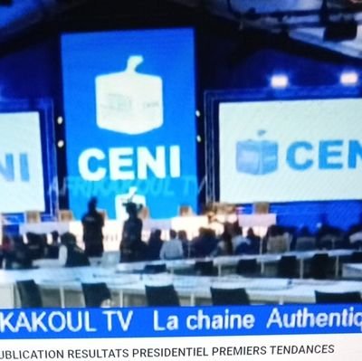 Je suis expert en communication pour le changement de comportements, communicant de formation, maître de cérémonie et organisateur d'événements.