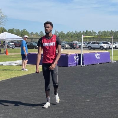 Lowndes High School ‘24🎓| track and field | 400m (50.04) | high jump (6’2) | All-State | 📩 robertfulton498@gmail.com | 📱229-415-3280 |