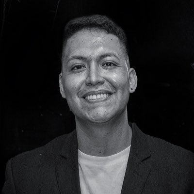 🎙Periodista, sub especialización en Periodismo Deportivo y Diseño gráfico, jefe de prensa de @elnacionalec 🔴