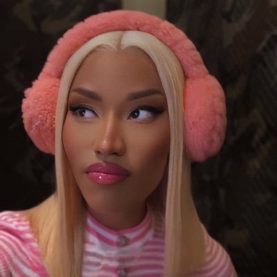 HEAVY ON IT ✍🏽| Nicki Minaj follows • Liked x3💫 #ParodyAccount ✨