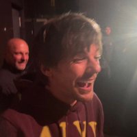 louis teenage 🎸(@loudancing28) 's Twitter Profile Photo