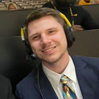 Journalism and Mass Comm Major @UIowa, @thedailyiowan TV Reporter, @KRUISports Broadcaster