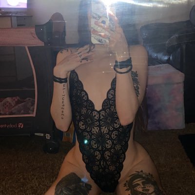 24, Just looking to have fun & run up a bag to💰MILF🍼🍯 Link below for Spicy🌶 content 😈💦 ONLYFANS, PREM SNAP, etc.(solo, B/G, findom, fetish, etc)