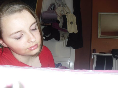 My name is Aimee Howard Im 19 years old and i am doing Public Services Level 3 follow me and i will follow you back!