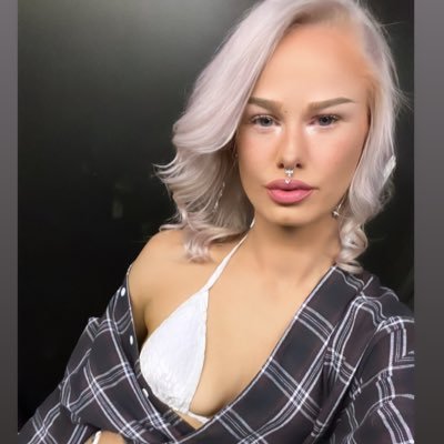 Silverfox_365's profile picture. EDM Dubstep gives me brain tingles . Toasted Timmy says hey . and no I don’t know why I’m tall I didn’t have a manual in the womb .