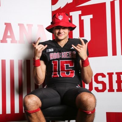 3 ⭐️ 2024 QB @IndianaFootball 6’2.5” 195 lbs | 2x FL 4M State Champion |🥇2x 4M Player of the Year‼️| Hudl Link: https://t.co/DVi0Iutgdv