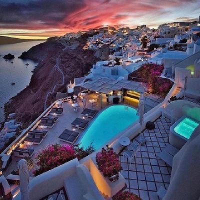 I love beautiful and amazing pictures/videos of scenery and architecture. I'm a sucker for pictures of Greece!!