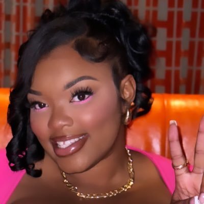 giving you some of this energy , holla if you need me 🙃💕