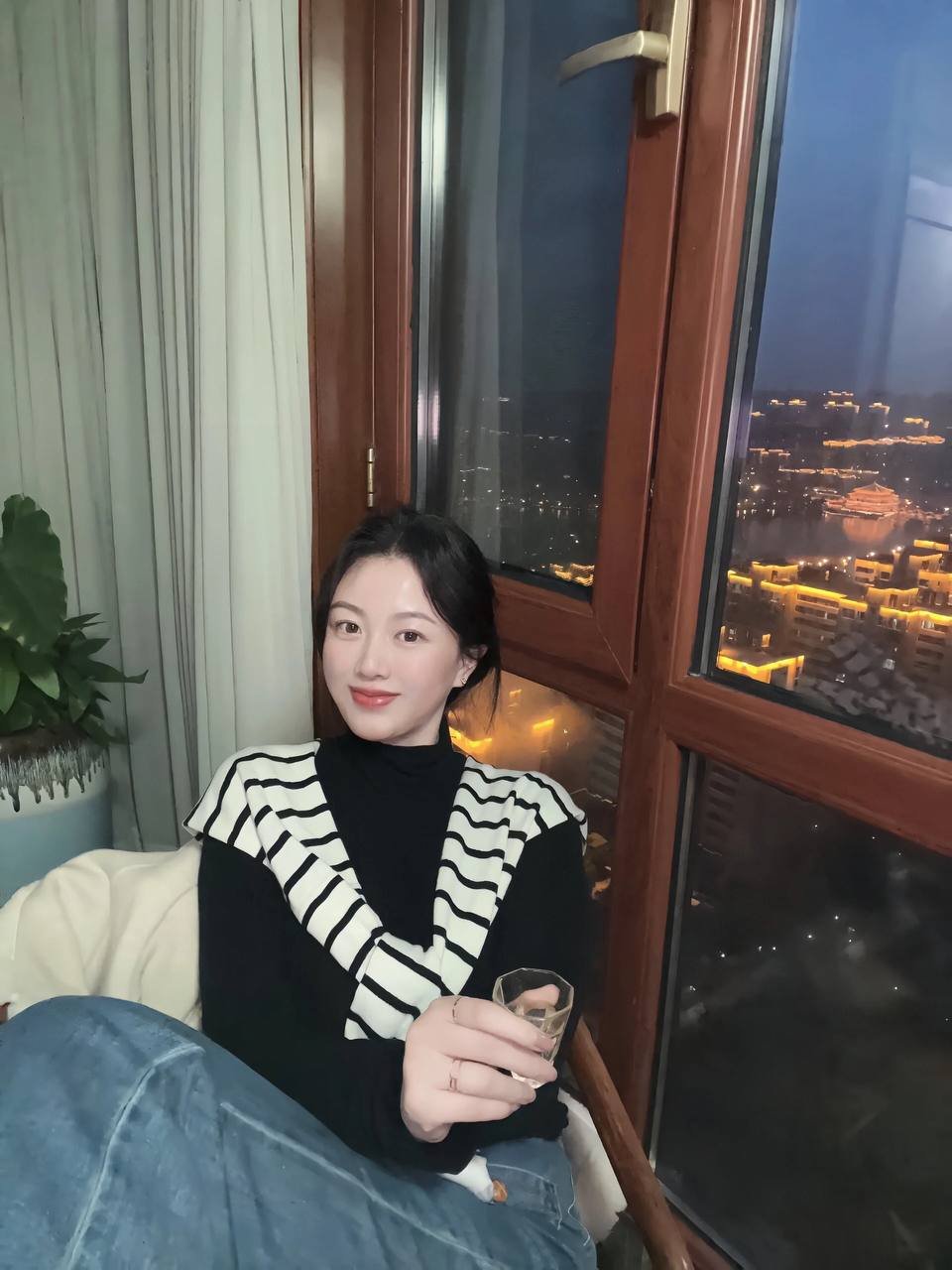 Resle241658's profile picture. 