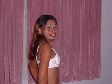 Karines27's profile picture. 