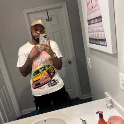 tacosnhoes's profile picture. he/him/that nigga