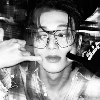 bellostamie's profile picture. i just keep movin' on ahead ↬ masc | neutral
