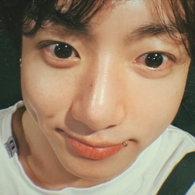 yoobunbear's profile picture. she/her * 28 * FAN ACCOUNT