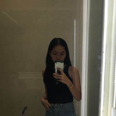 dowpe_'s profile picture. fake it 'til u make it🥂