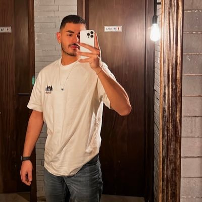 itsnotElioo's profile picture. 🐦‍⬛