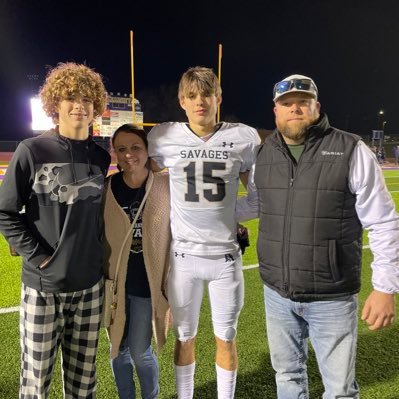 Dad of two athletes. Zayden NAIA receiver Zyler sophomore varsity football and basketball AAU basketball NW United.