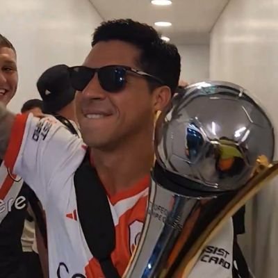 Hincha fanático del famoso Club Atlético River Plate como Enzo Pérez y antiboke como toda persona de bien