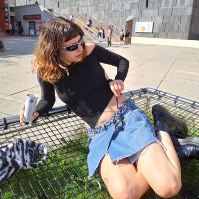 lg_snealy's profile picture. deine Mutter riecht nach Wäschekorb