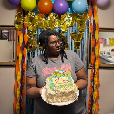 ninitheemeanie's profile picture. Diary of A Young Creative • Unapologetic & Carefree • #BlackLivesMatter • Catch Me Writing Or Catch This Shade •