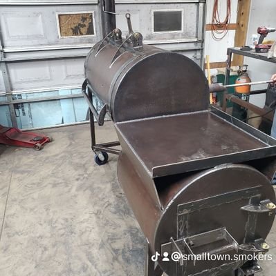 Smalltown Smokers

Custom built offset smokers and grills