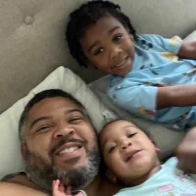 JeremieB12's profile picture. •SU Alum 🐆 •Saved By Grace ➕•Married 💍 •Father 👦🏾👧🏾