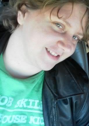 luna_the_fallen's profile picture. ppl call me The Meg-Monster!.. everyone follow my buddy @DonViper6991