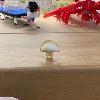 推し人物🐲アレンティキ、べるしょこふるざむちくれぷ、ゴールドスターファミチキ、ルフィハンコック、 かっちゃんデク轟くん、亀梨舘様こーじ、薔薇のない花屋、猫、よにのちゃんねる、ぞうさんパクパクMiyu、香水動物園。日本人の残業なくしてほしい💩