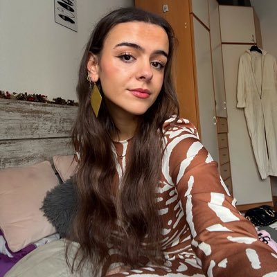 GorostizaNagore's profile picture. pintando con esos colores que poquita gente los veee ✡️♒️