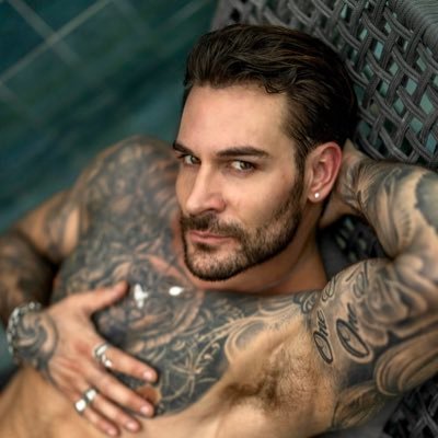 Sensual Bi DOM Top, call me Papi… backup page for @papikocic - click link below for all my naughty adult content 🔞👉🏼 https://t.co/1viYb1otNU