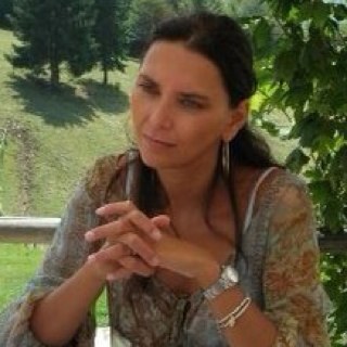 ManuelaNissotti's profile picture. Potrei andare a conoscere tutto il mondo ma alla fine torno sempre con me (Anonimo)