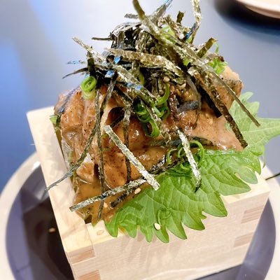 大阪市港区磯路にある、お魚とごまサバが美味しいお店を夫婦で経営してます。脱サラ料理人が心込めてやらせてもらってます‼︎子供食堂もやっております🐟ゴルフ異常に好きです⛳️