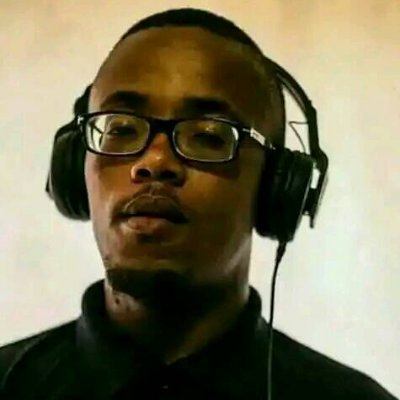 I'm #DJSweetmentSA doing this since 2005 For Bookings Call/SMS/WhatsApp : +27698013438 e-mail djsweetment999@gmail.com #LetsDance #PressPlay #RockTheHouse