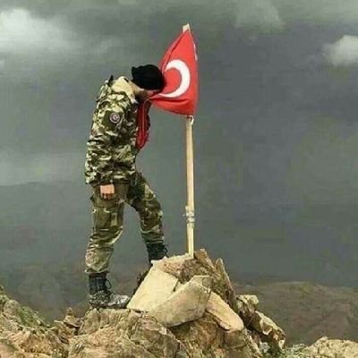 ŞEHİTLER ÖLMEZ
VATAN BÖLÜNMEZ