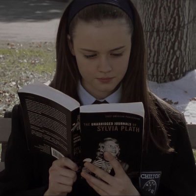 — films and books. 🦉🧳🕯🤎✨ #filmtwt & #booktwt. gilmore girls. in love with dramione and harmony. cr: keeping 13