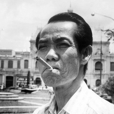 Phạm Xuân Ẩn mang mật danh X6, ông là điệp viên Cộng sản, ông yêu nước mình, nhưng cũng mang tình yêu lớn với nước Mỹ, ông yêu chủ nghĩa tự do...