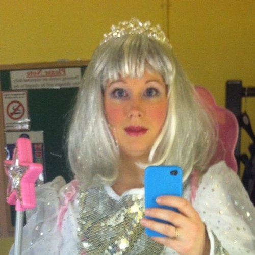 AmDramCraftyMam's profile picture. (Out of practice) Am-dram Accounting Mum to 2 boys, baker, sewer, TKD attempter and part time Fairy Godmother!