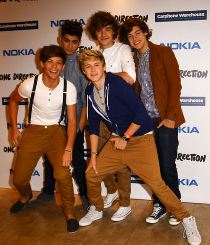 i've gone with my heart, you're through -SimonCowell♡
directioners since 2k10;)