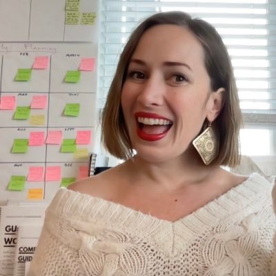 Personal Fulfillment & Solopreneur Productivity Coach 💁🏻♀️ Polyam romcom author 📚 Childfree🌟 Pansexual ❤️ TV/movie enthusiast 🎥