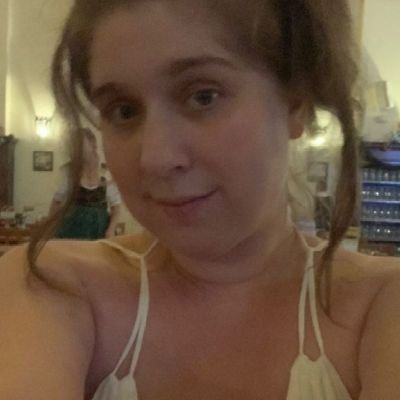 khenalice34's profile picture. 