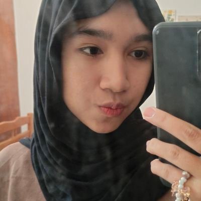 ajajajapaaa's profile picture. kita usahakan cumlaude itu