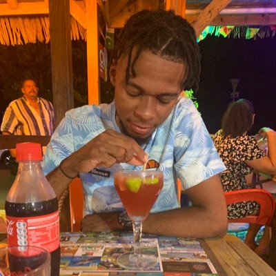 Ju’ 🚛💨 #TeamPSG ⚽️ 👻julians97two La réussite vient avec les échecs mais avant tout avec les essais. N'essayez jamais et vous n'aurez aucuns résultats.