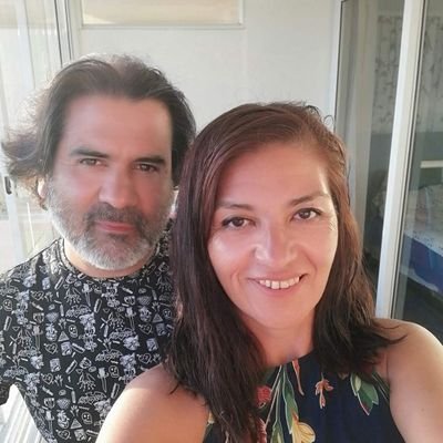 Mujer, compañera y madre de 3 bellas, quiero un mundo mejor para mis hijas y para todos, la clave es ayudar, ser positivo y amar