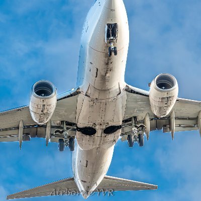 🇨🇦 Plane Spotting at Vancouver International Airport, YVR 📷 Camera: Sony RX10 Mark IV ✈️Tripod: Neewer Fluid Head, Heavy Duty