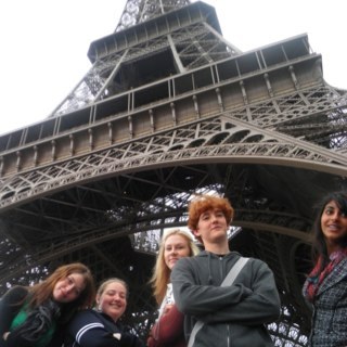 LPilkington_'s profile picture. Relationship goals - Taylor Swift #shoutout to your supportive bf //