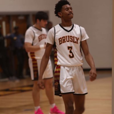 BHS Basketball 🏀 25🎓 6’4SG\SF. Email; Edricksnearl23@gmail.com #225-288-1303.          Louisiana 225 🥾